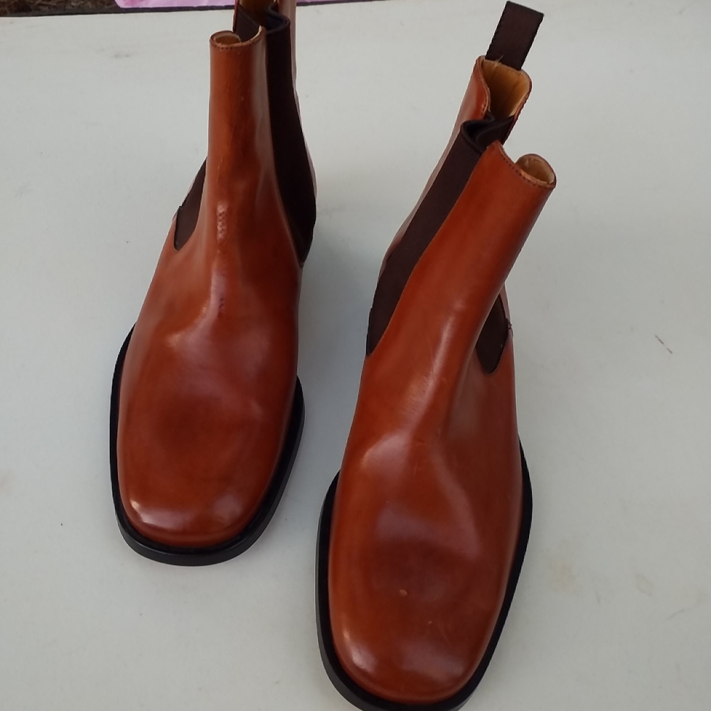 Dolce and Gabbana dress boots. - Picture 2 of 8